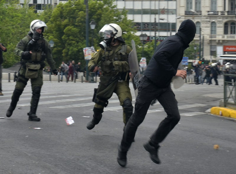 Με νέα όπλα οι αντιεξουσιαστές εναντίον των ΜΑΤ στα χτεσινά επεισόδια – Δεν έγινε ούτε μία προσαγωγή